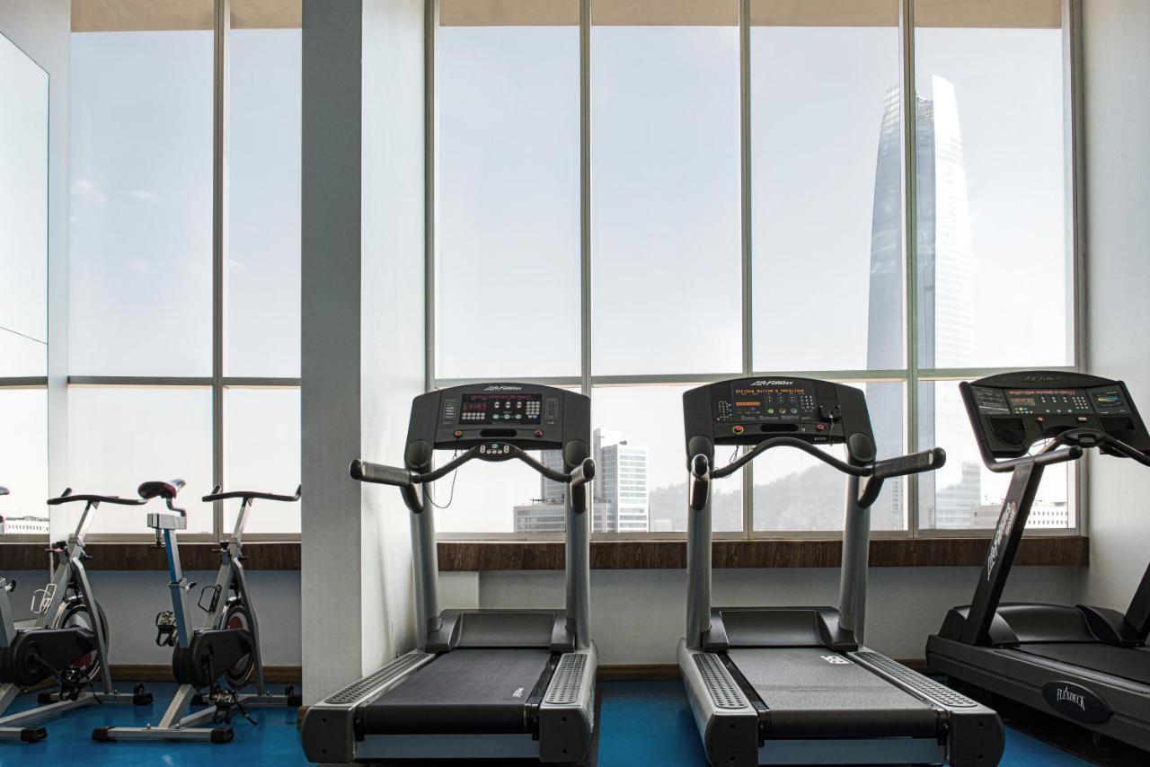 فندق Pullman Santiago El Bosque المظهر الخارجي الصورة The gym at the hotel