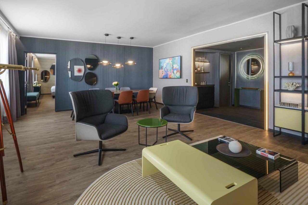 فندق Pullman Santiago El Bosque المظهر الخارجي الصورة Suite at the Hotel