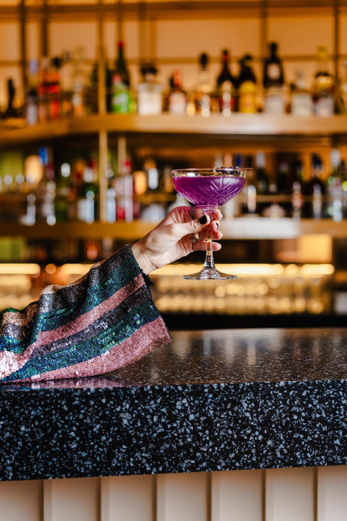 فندق Pullman Santiago El Bosque المظهر الخارجي الصورة A purple cocktail